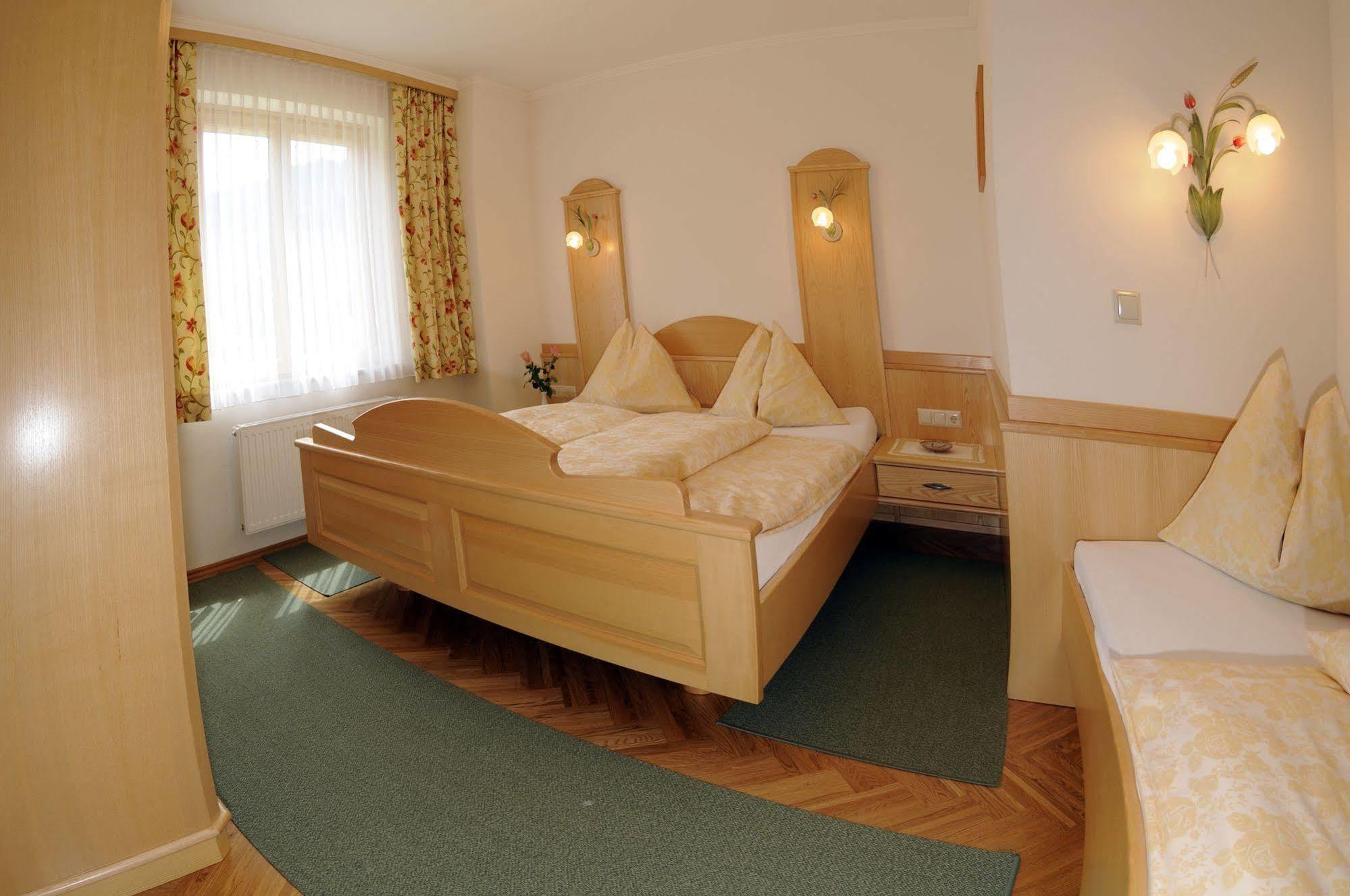 Gasthof Zur Gams Donnersbachwald Exteriör bild