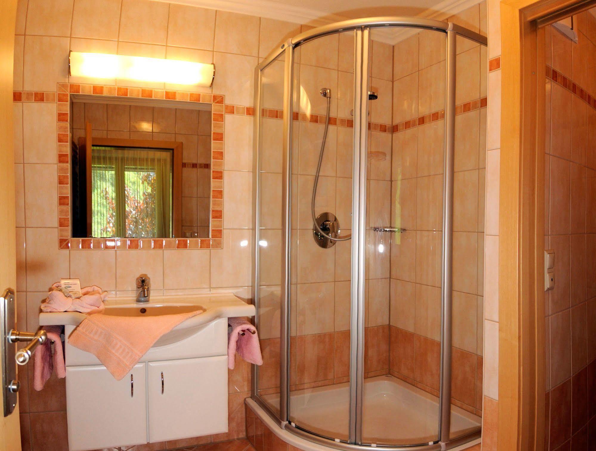 Gasthof Zur Gams Donnersbachwald Exteriör bild